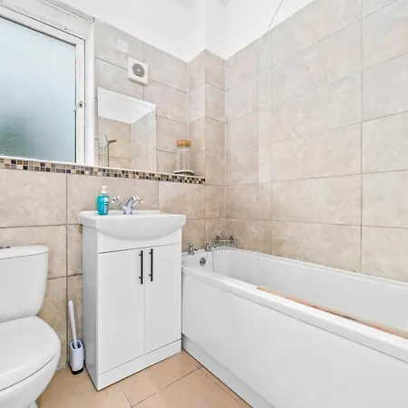 Modern With Free Parking Near Town & Green * Glasgow