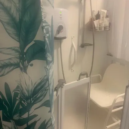 Colourful, Comfortable Flat In Heart Of West End Lägenhet Glasgow