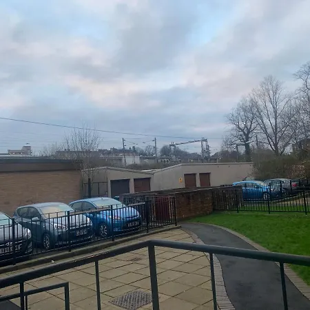 Colourful, Comfortable Flat In Heart Of West End Lägenhet Glasgow