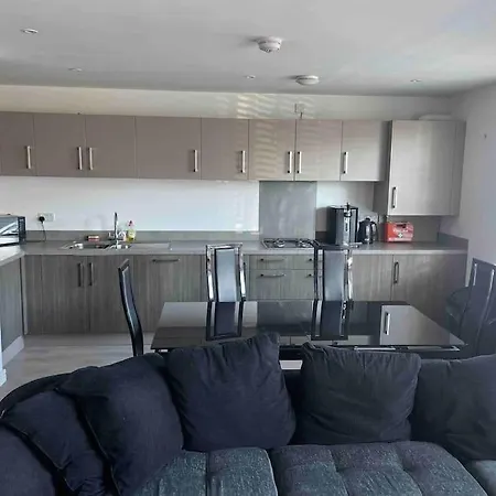 03 Flat Apartment Glasgow