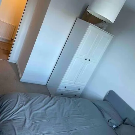 03 Flat Apartment Glasgow