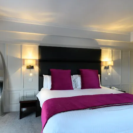 Glynhill & Near Airport Hotel Glasgow