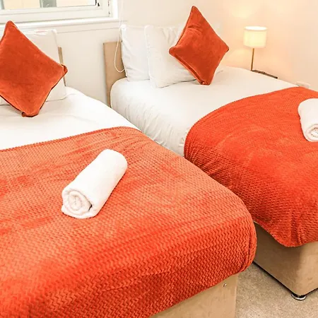 Riverside Modern 2 Bedroom Flat
