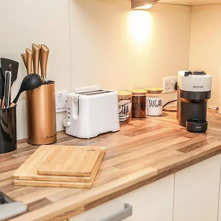 Riverside Modern 2 Bedroom Flat Glasgow