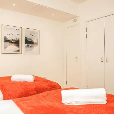 Riverside Modern 2 Bedroom Flat Glasgow