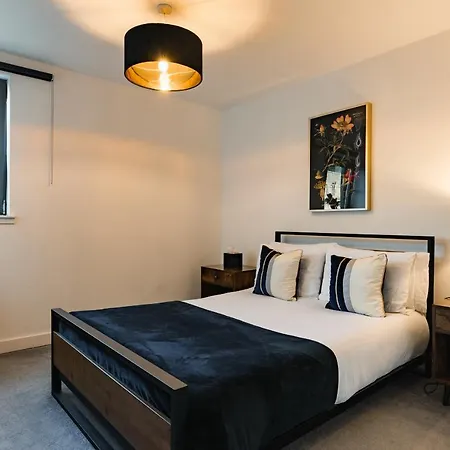 View - A Stunning 2 Bed Apartman