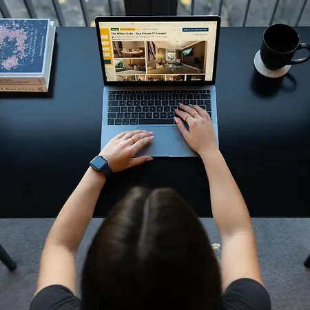 View - A Stunning 2 Bed Apartamento