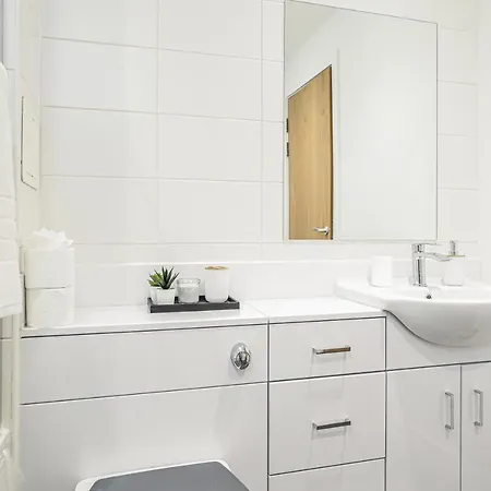 Riverside Modern 2 Bedroom Flat Apartment Glasgow