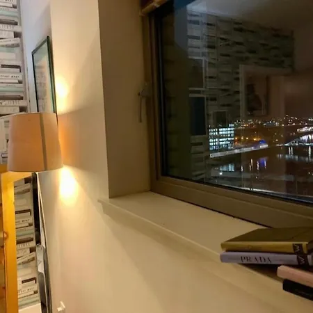 Designer Penthouse With Riverviews - G1 Centre, 3 Bedrooms, 2 Bathrooms, 1 Living / Kitchen. Full Floor, Wrap Around Terrace, Panoramic Views, Off Station / Buchanan Street Apartment