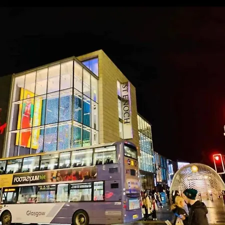 Designer Penthouse With Riverviews - G1 Centre, 3 Bedrooms, 2 Bathrooms, 1 Living / Kitchen. Full Floor, Wrap Around Terrace, Panoramic Views, Off Station / Buchanan Street Glasgow