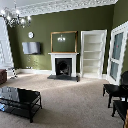 Sauchiehall Street West End Apartment