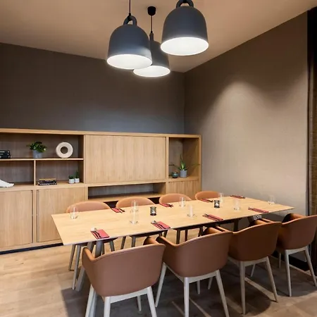 酒店 Courtyard By Marriott Sec 4*