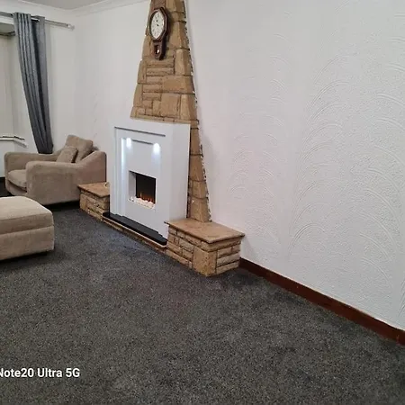 Stunning 2-bedrooms 1 Living Spacious Family Friendly * Glasgow