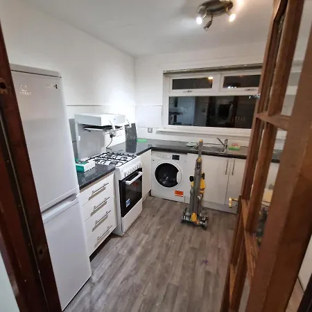 Stunning 2-bedrooms 1 Living Spacious Family Friendly Glasgow