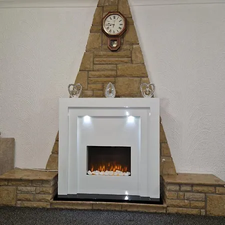 Apartment Stunning 2-bedrooms 1 Living Spacious Family Friendly