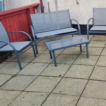 Lovely 3 Bed In With Free Parking Holiday home