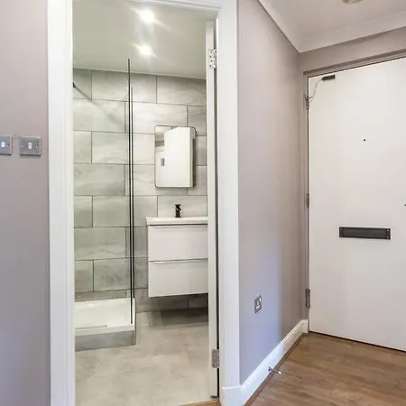 ** Modern Merchant 1 Bed With Free Parking **