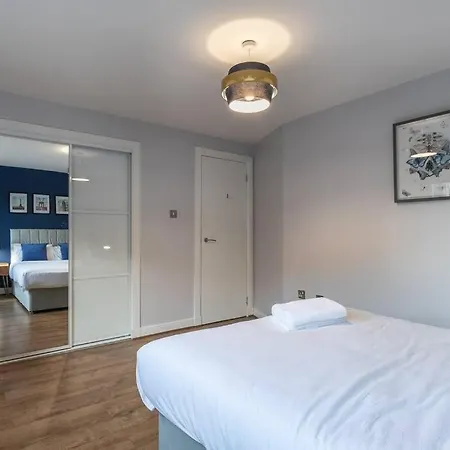 ** Modern Merchant 1 Bed With Free Parking ** Apartment Glasgow