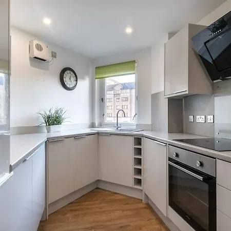 ** Modern Merchant 1 Bed With Free Parking ** 아파트 *