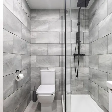 ** Modern Merchant 1 Bed With Free Parking ** 아파트 *