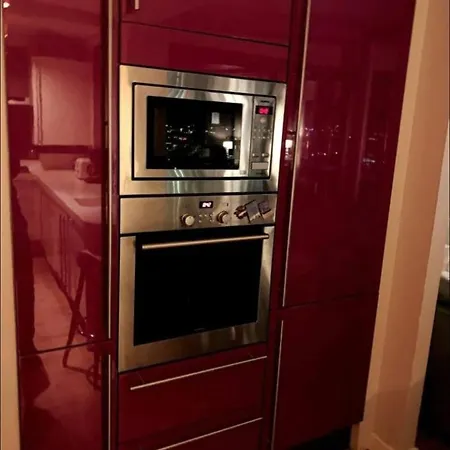 Designer Penthouse With Riverviews - G1 Centre, 3 Bedrooms, 2 Bathrooms, 1 Living / Kitchen. Full Floor, Wrap Around Terrace, Panoramic Views, Off Station / Buchanan Street Apartman