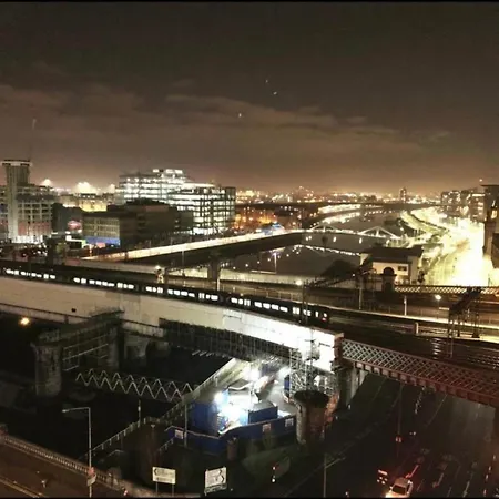 Designer Penthouse With Riverviews - G1 Centre, 3 Bedrooms, 2 Bathrooms, 1 Living / Kitchen. Full Floor, Wrap Around Terrace, Panoramic Views, Off Station / Buchanan Street Glasgow