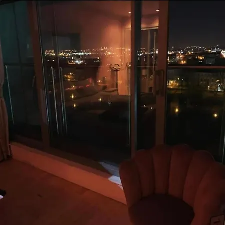 Designer Penthouse With Riverviews - G1 Centre, 3 Bedrooms, 2 Bathrooms, 1 Living / Kitchen. Full Floor, Wrap Around Terrace, Panoramic Views, Off Station / Buchanan Street