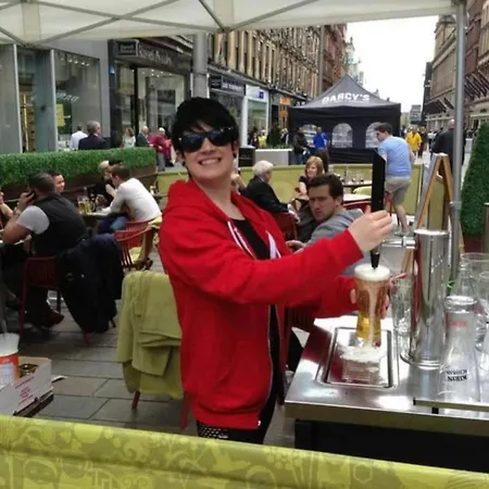 Designer Penthouse With Riverviews - G1 Centre, 3 Bedrooms, 2 Bathrooms, 1 Living / Kitchen. Full Floor, Wrap Around Terrace, Panoramic Views, Off Station / Buchanan Street Apartment *