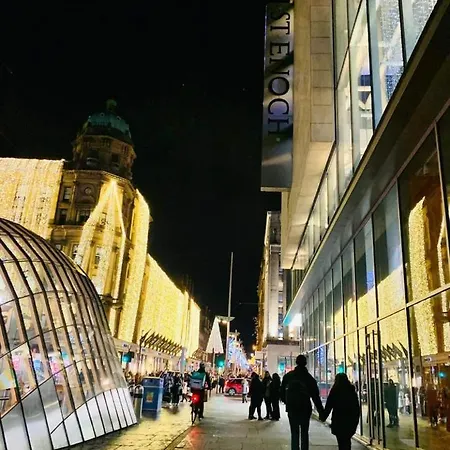 Designer Penthouse With Riverviews - G1 Centre, 3 Bedrooms, 2 Bathrooms, 1 Living / Kitchen. Full Floor, Wrap Around Terrace, Panoramic Views, Off Station / Buchanan Street * Glasgow