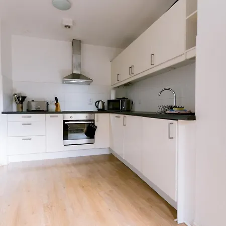 Spacious Flat Next To With Parking - 9309812 Apartamento *