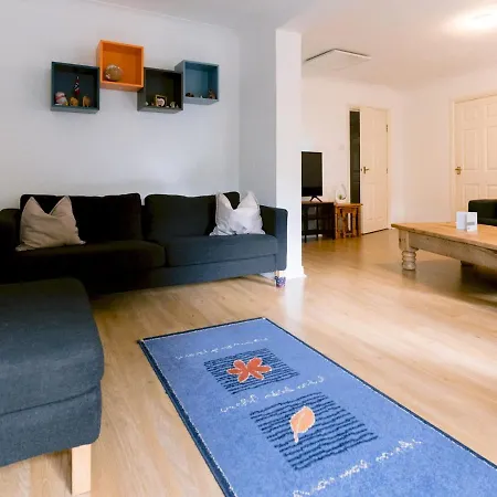 Apartamento Spacious Flat Next To With Parking - 9309812 *