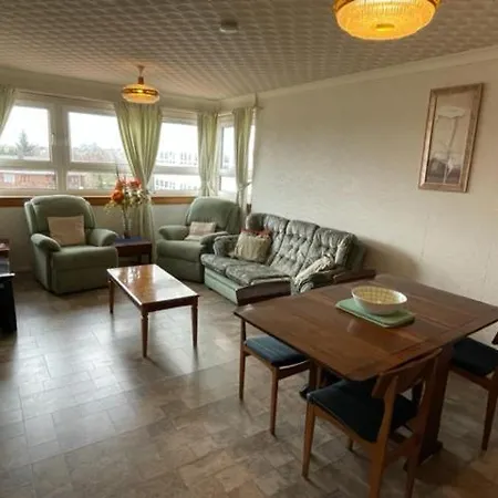 West End Hidden Gem - Modern 2-bedroom With Residents Patio