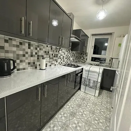 Newly Renovated Lux 2 Bed * Glasgow