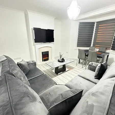 Newly Renovated Lux 2 Bed * Glasgow