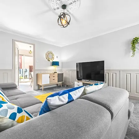 I'm Your Host - Bridgeton House *