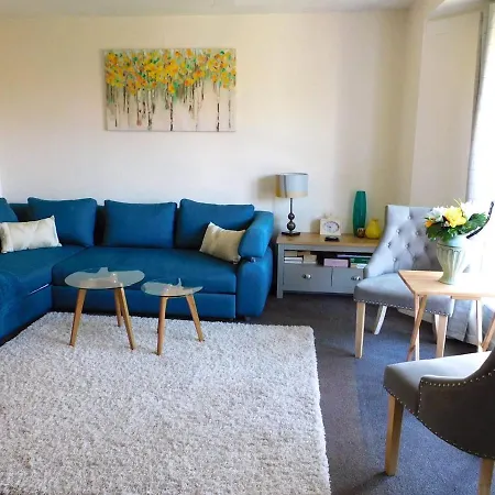 Fab Location 1 Bed Overlooking