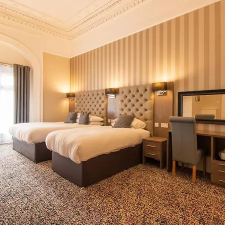 Ambassador Hotel 3*