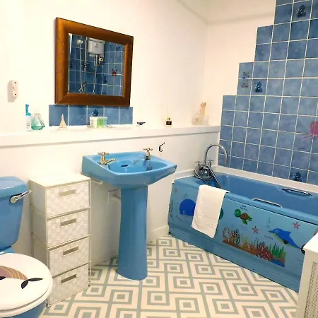 Fab Location 1 Bed Overlooking Apartment *