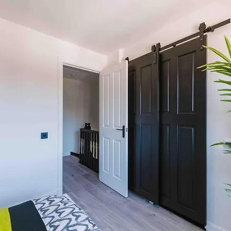 Comfysleep Aparthouse بيت للعطل