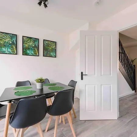 Comfysleep Aparthouse Holiday home Glasgow