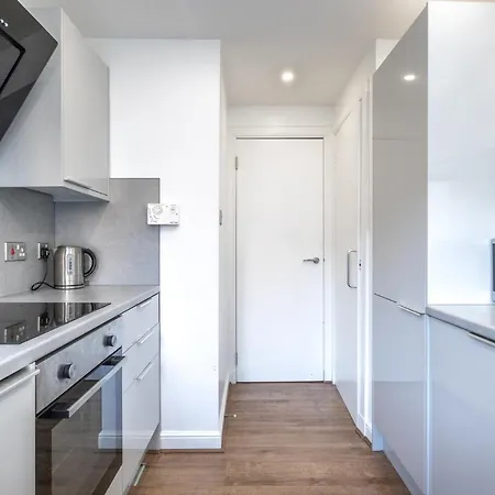 ** Modern Merchant 1 Bed With Free Parking ** 아파트 *