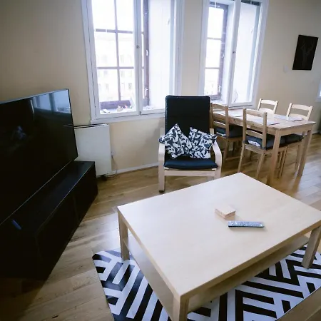 Merchant Centre, Sleeps 4 *