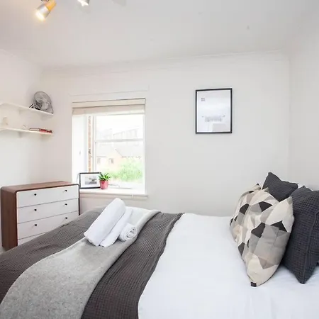 Flat In Heart Of Merchant City * Glasgow