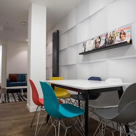 شقة Modern Living At Riverside In The Heart Of *