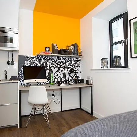 Lejlighed Modern Living At Riverside In The Heart Of