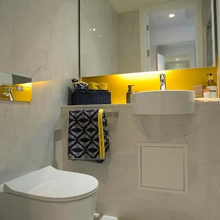 شقة Modern Living At Riverside In The Heart Of *