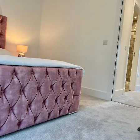 Sec Hydro Executive Triplex Townhouse, Central, 3 Bedrooms/3 Bathrooms, 1 Living Room/kitchen, 3 Floors, Master Bed's Terrace, Main Door, Garden, *