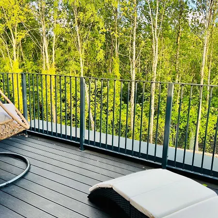 Sec Hydro Executive Triplex Townhouse, Central, 3 Bedrooms/3 Bathrooms, 1 Living Room/kitchen, 3 Floors, Master Bed's Terrace, Main Door, Garden, * Glasgow