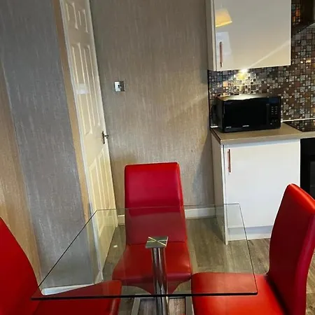 City Centre Flat With River Views And Parking Apartment