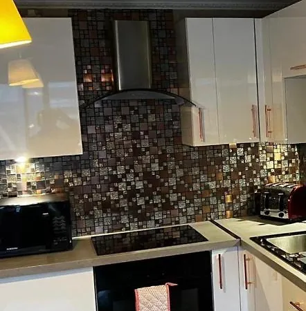 Apartment City Centre Flat With River Views And Parking *